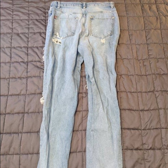 Urban Outfitters BDG Mom High Rise Light Wash Destroyed Denim Jeans - Picture 3 of 6